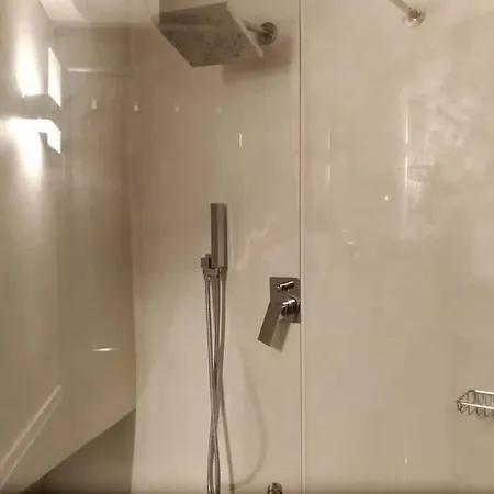 Host4u - Bacciadonne Cozy Modern Openspace In